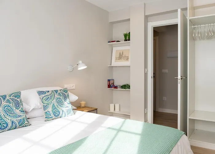 Apartamento De Diseno Centrico Con Terraza Espectacular