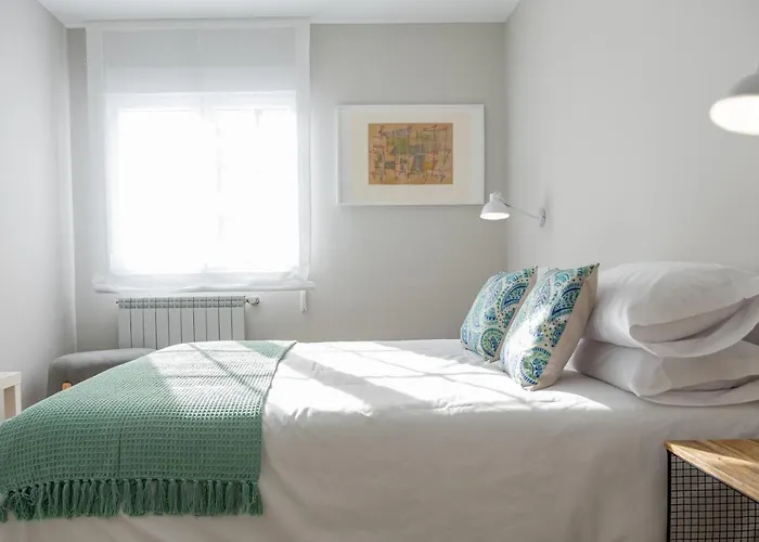 Apartamento De Diseno Centrico Con Terraza Espectacular