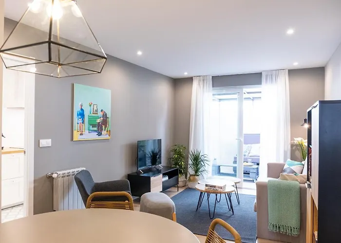 Apartamento De Diseno Centrico Con Terraza Espectacular